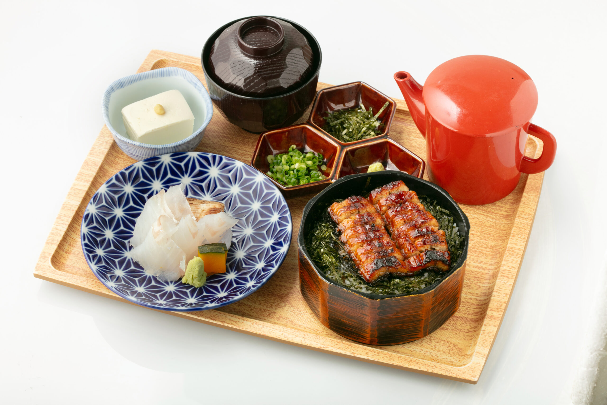 天然白身刺身と小ひつまぶし定食