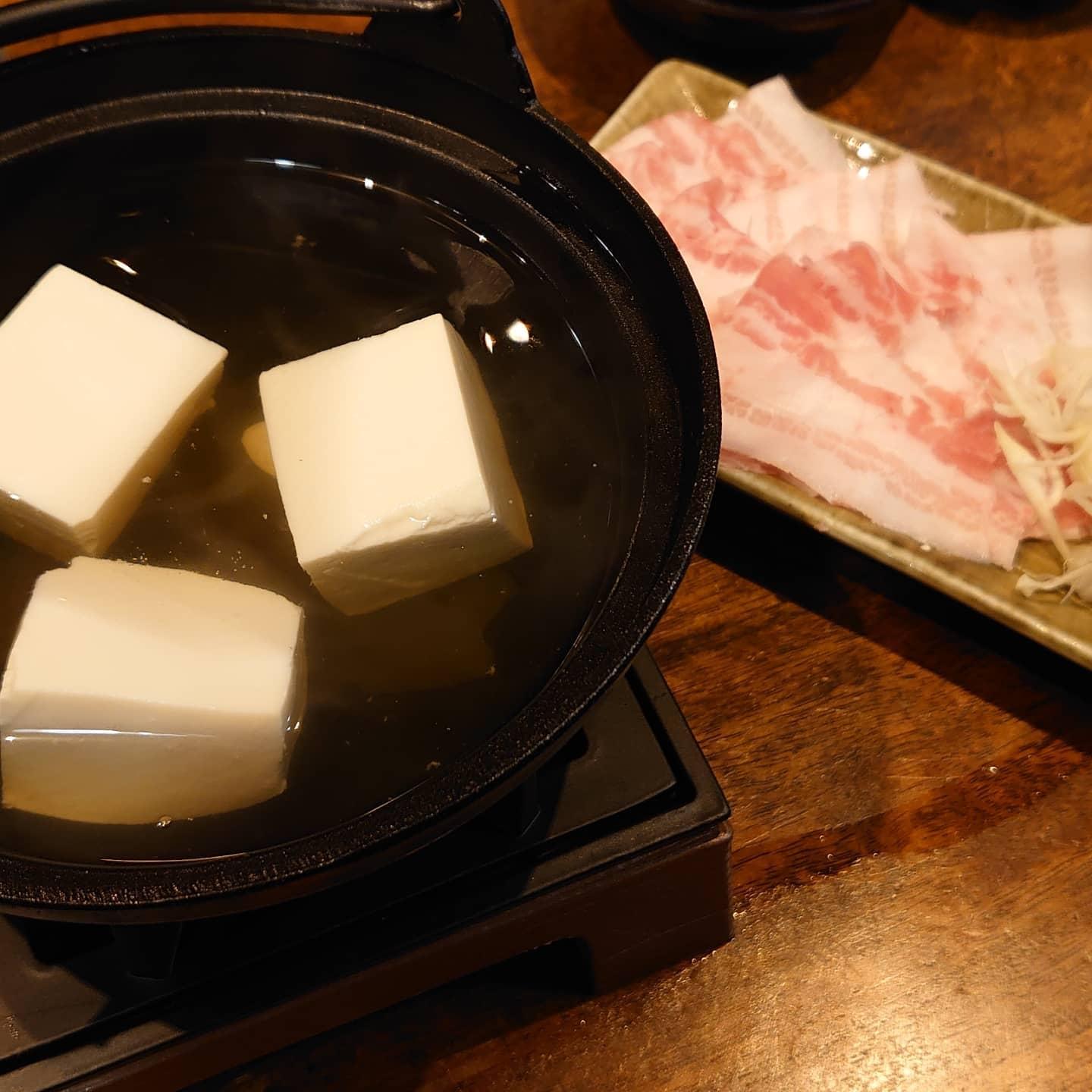 名古屋飯 あったか鍋 本日 半個室の空席あり 手羽先 ひつまぶし ズワイガニもございます 公式 てしごと家 名駅店