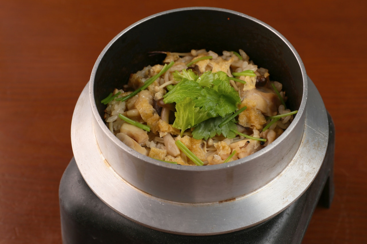 季節の食材を使った1合焚き釜飯♪